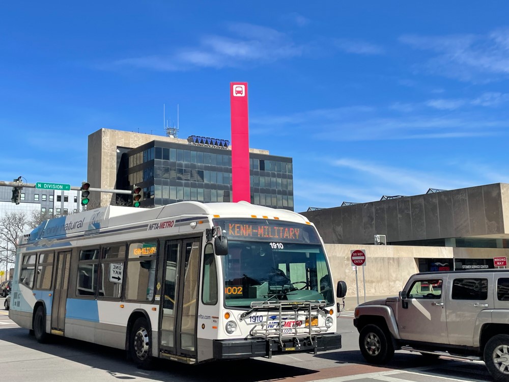 Photo of an NFTA Metro Bus in the daytime