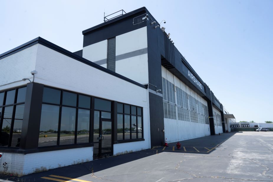 Exterior photo of 485 Cayuga Road during the day
