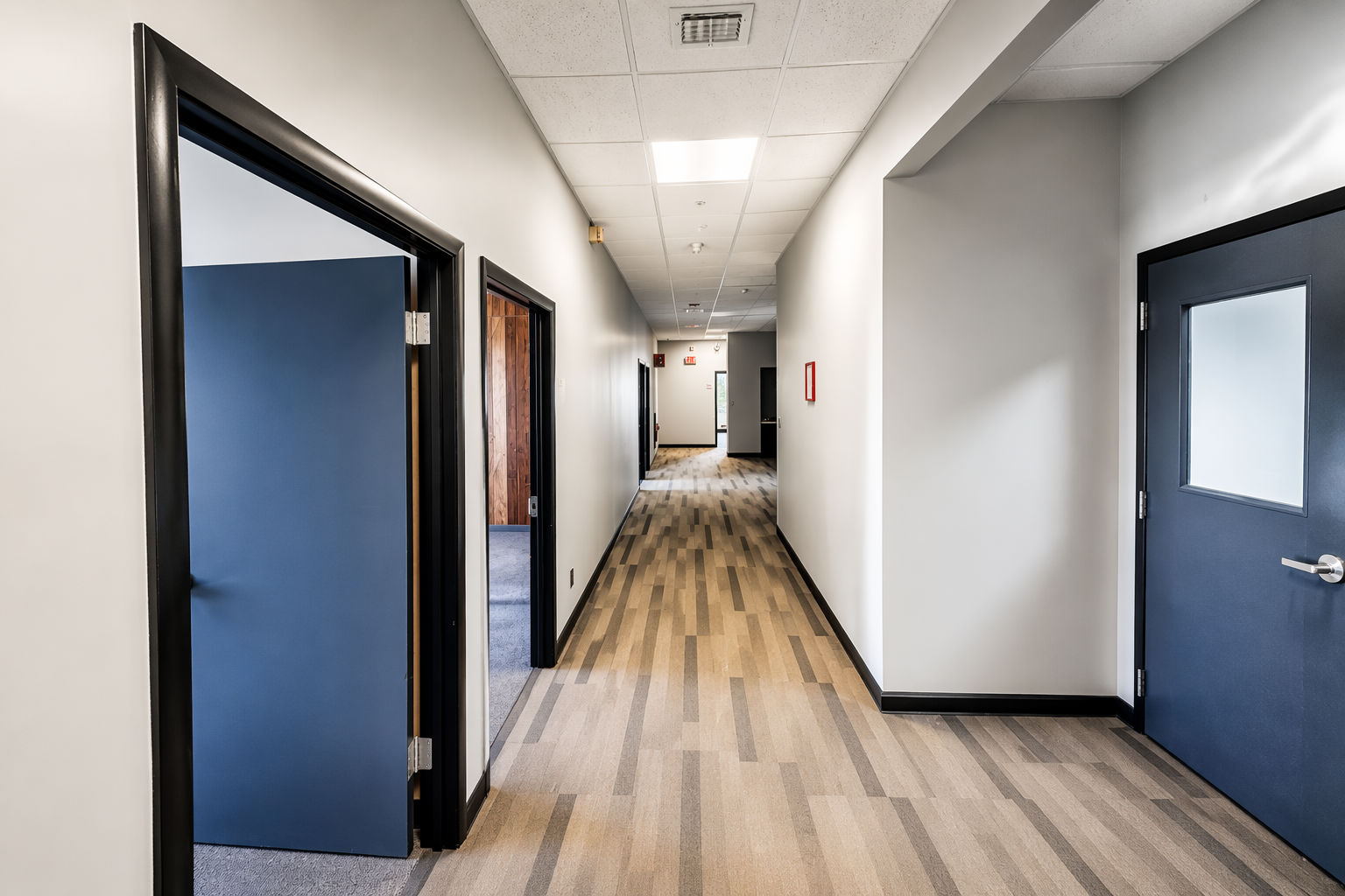 Interior photo of Suite 100.
